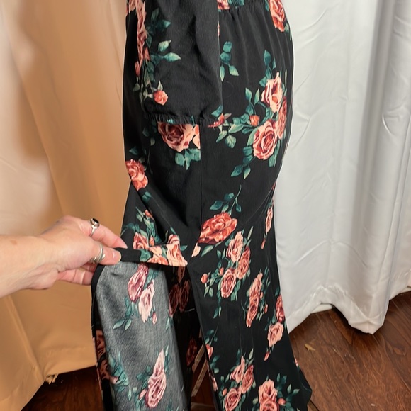 Black floral Forever 21 maxi dress - Picture 6 of 7